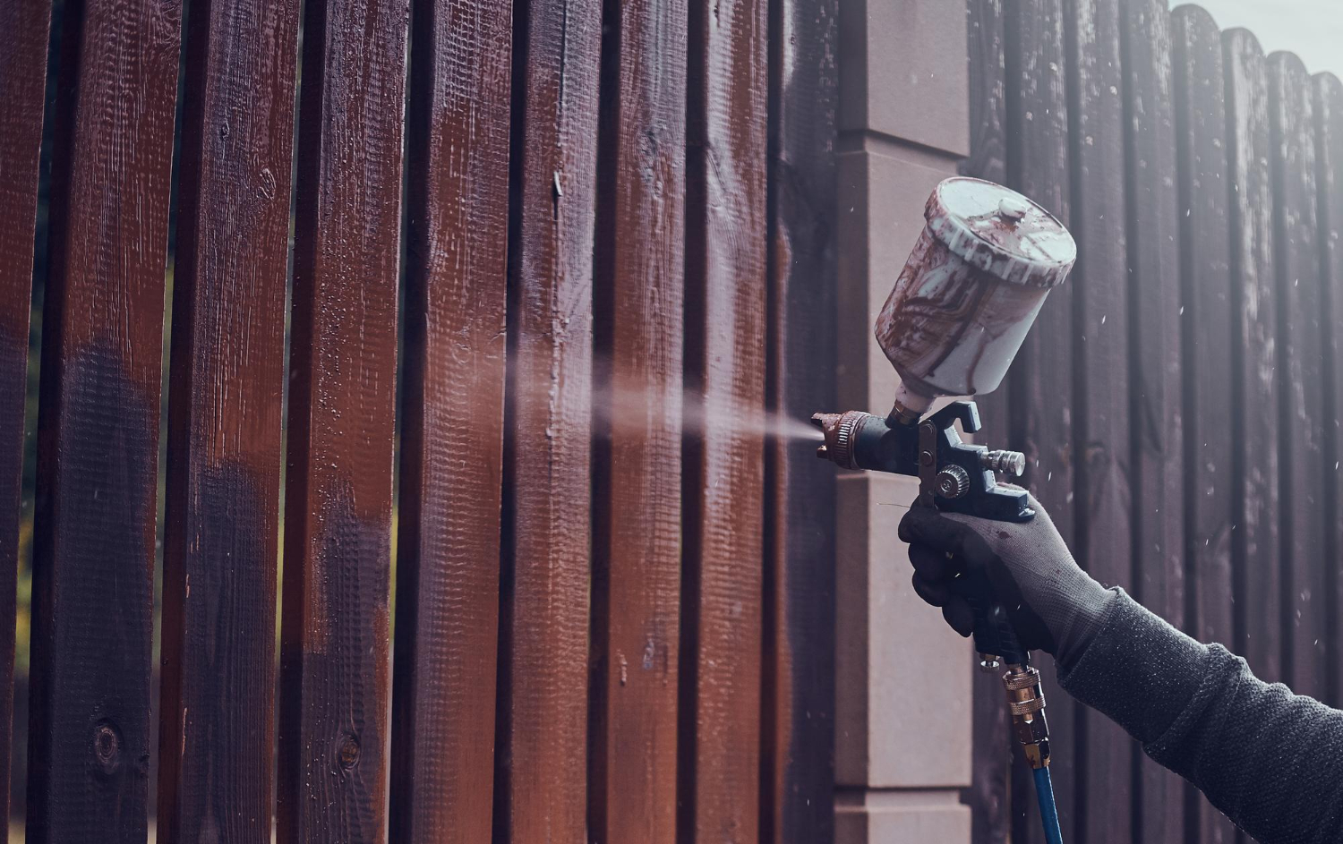 professional fence painting