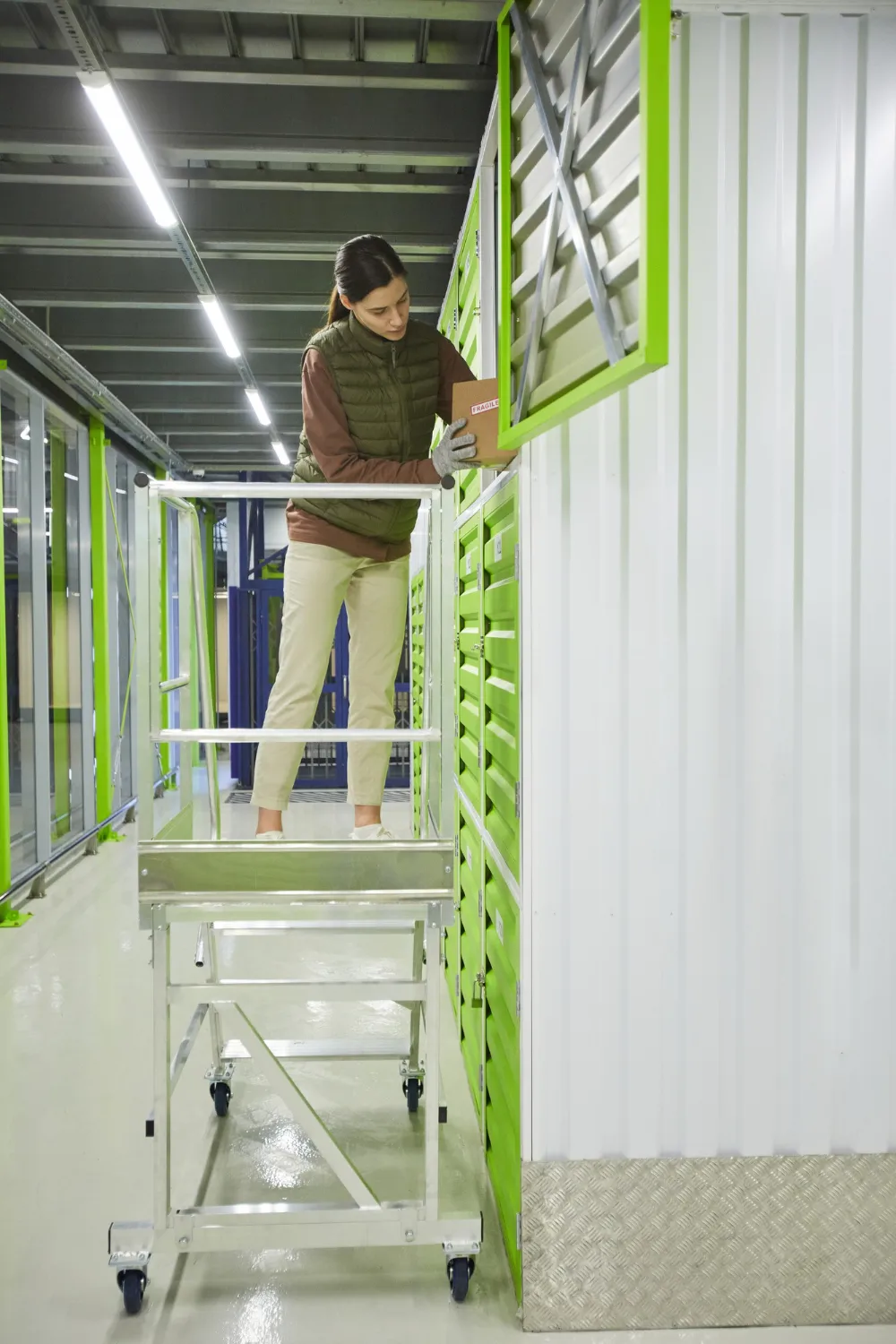Maintaining Painted Warehouse Interiors Maintaining Painted Warehouse Interiors